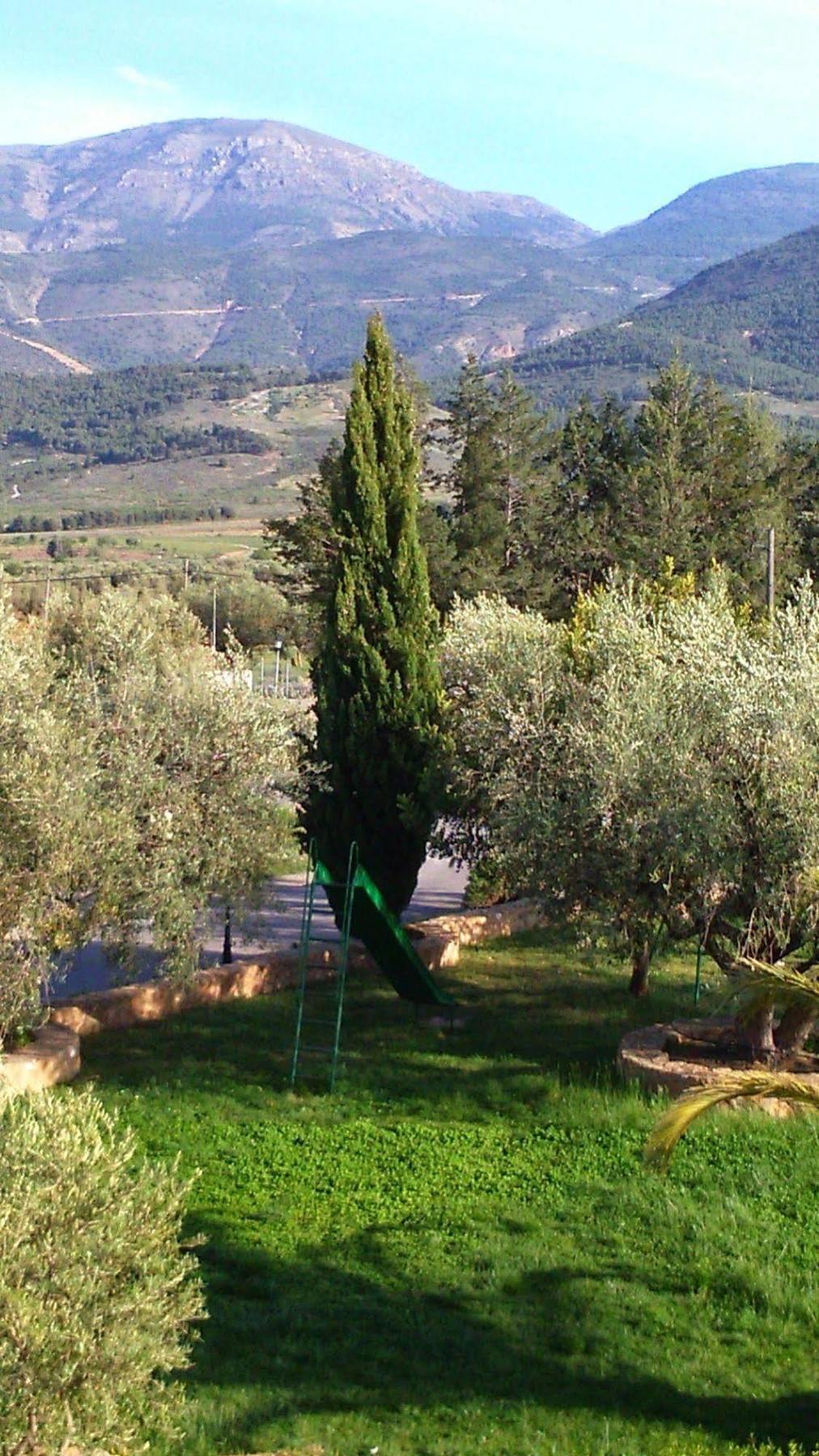 Hotel Rural Familiar Almirez-alpujarra 2*